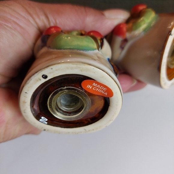 Vintage Jolly Snowman Salt & Pepper Shakers - Picture 8 of 9